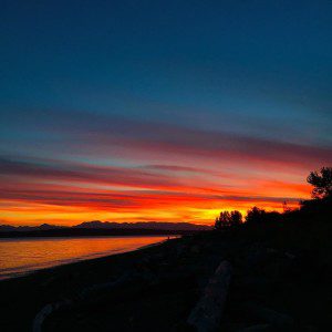 @jschreck @ Discovery Park "here's my rating of the view from the beach at discovery park: REAL GOOD. #seattle #sky #sunset"