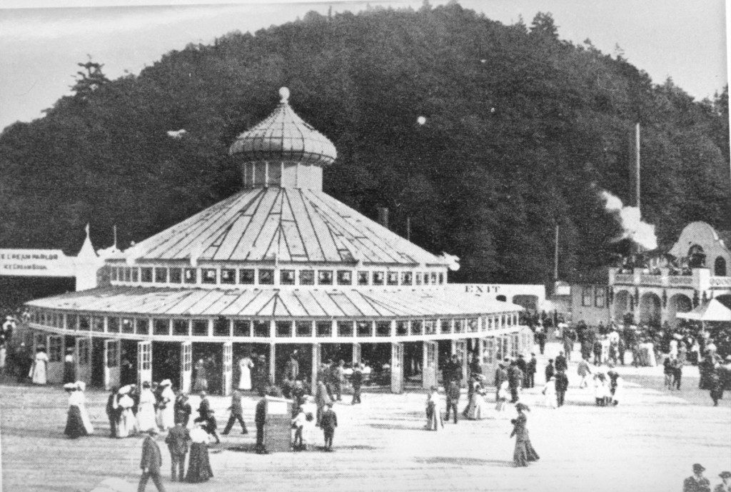 Gigantic merry-go-round with German carousel, Luna Park on Alki Point, 1907