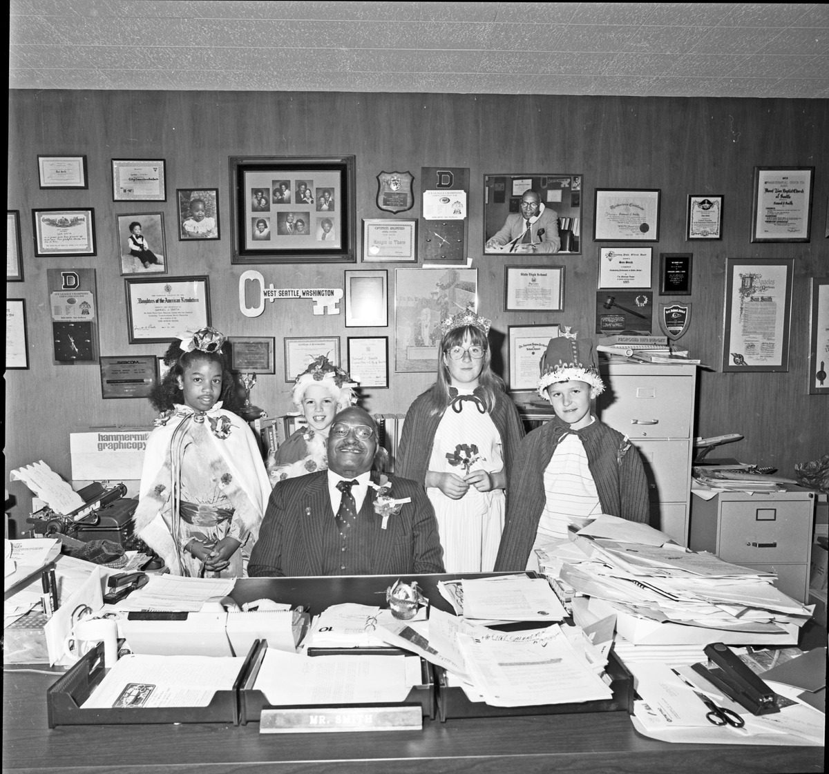 Sam Smith with a group from VFW in his office, May 1989. Photo courtesy of the Seattle Municipal Archives.