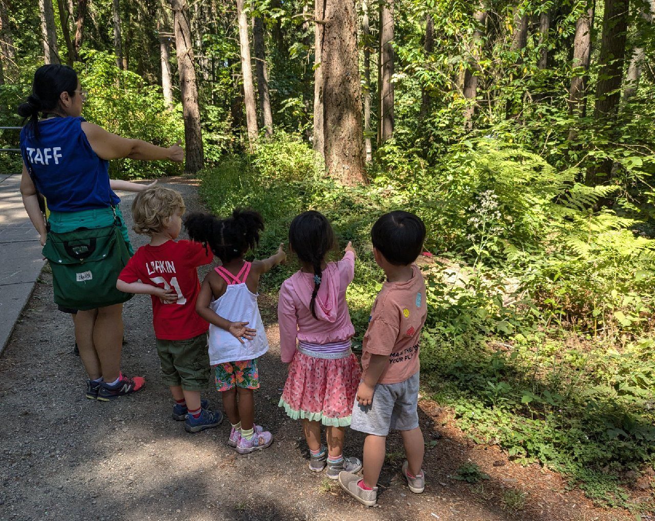 An SPR Naturalist leads a nature exploration. Credit: SPR Environmental Education